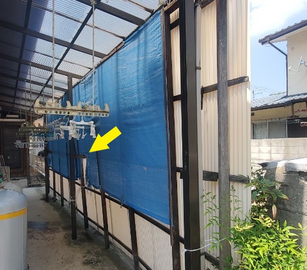 堺市中区で洗濯干し場の波板目隠し壁が台風被害で割れ火災保険で修理希望｜波板の木下地も台風で破損していました